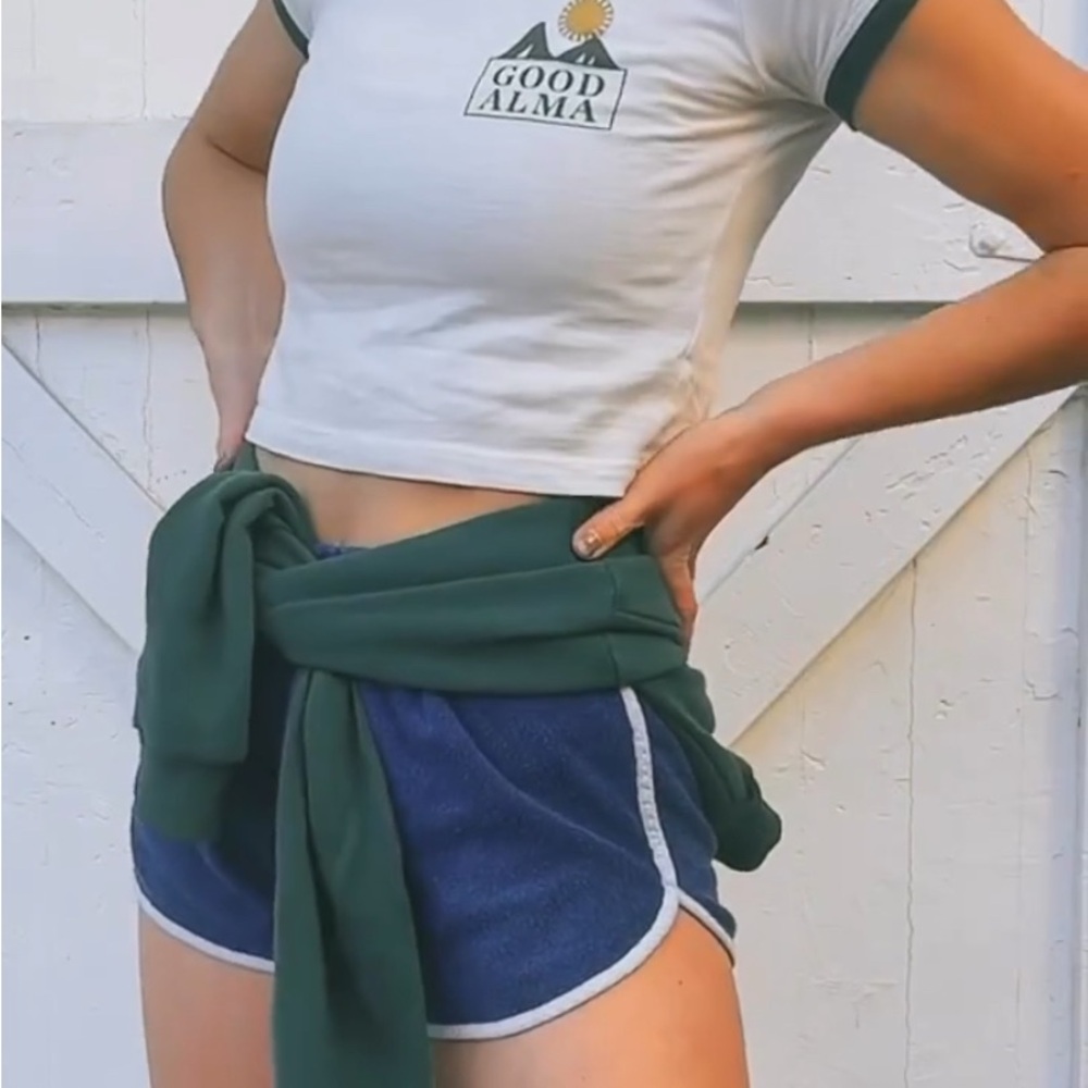Good Alma Cropped Camp Tee